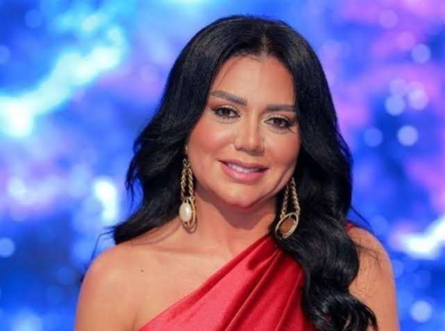 رانيا يوسف تثير الجدل بملابس مثيرة فى حلقة اليوم من ”رامز موفى ستار”