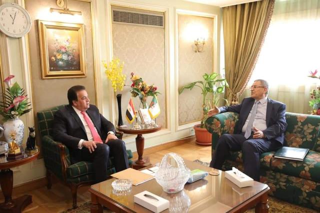 وزير التعليم العالي يبحث آليات التعاون مع السفير الجزائري بالقاهرة