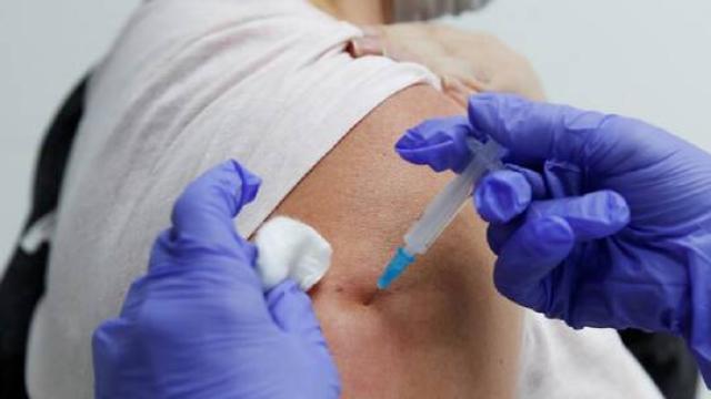 الصحة تعلن تطعيم 44.5 مليون مواطن بالجرعة الأولى من لقاح كورونا حتى الآن