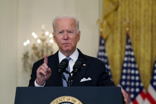 الرئيس الأمريكي يوقع قانونًا يسمح بتسريع عملية نقل الأسلحة إلى أوكرانيا