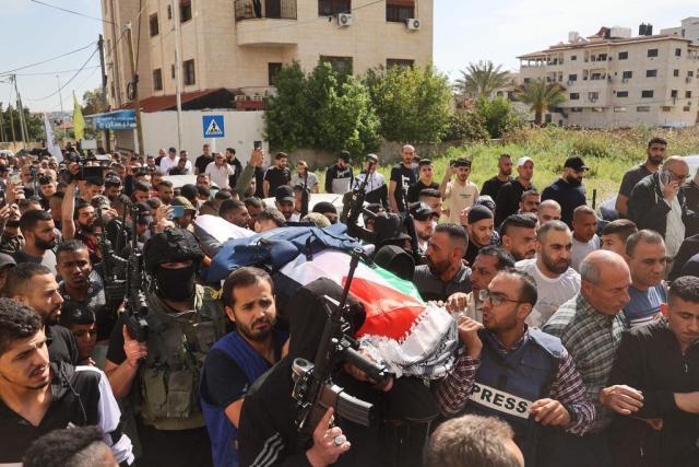 تشييع جثمان شهيدة الصحافة الفلسطينية شيرين أبو عاقلة