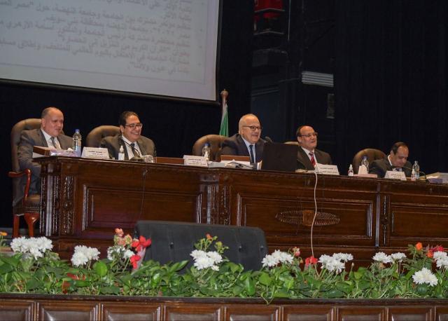 بالصور .. ننشر تفاصيل اجتماع مجلس جامعة القاهرة اليوم