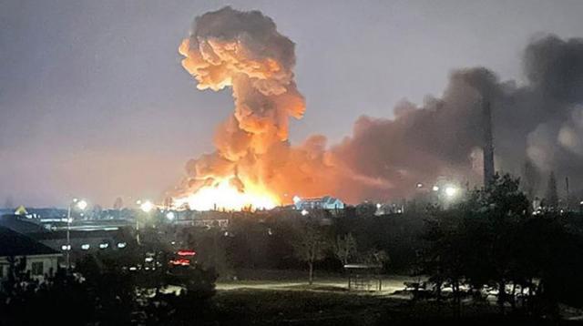 انفجار عنيف يهز ميناء بيرديانسك بـ أوكرانيا