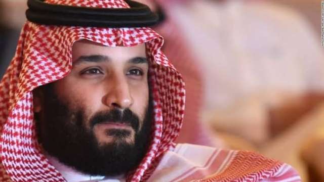 ولي العهد السعودي يستقبل رئيس وزراء العراق في مطار جدة