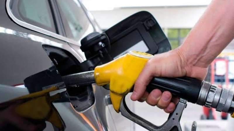 دولة عربية تُعلن رفع أسعار البنزين