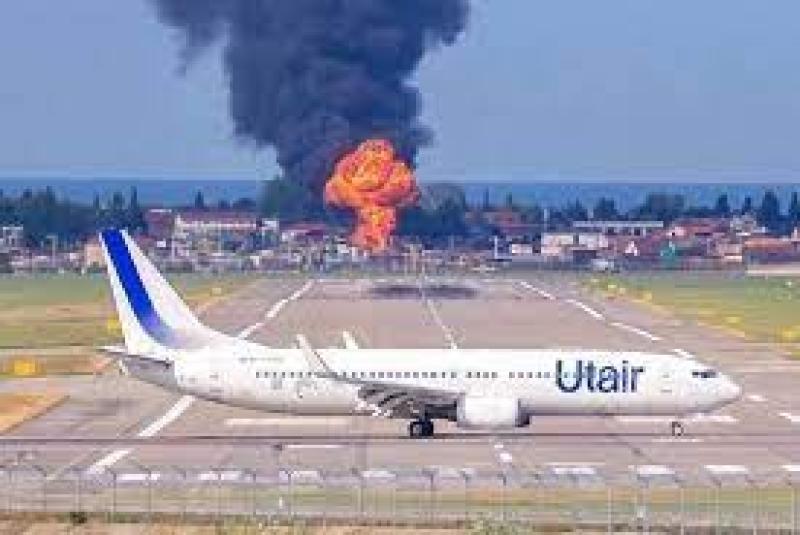كل ما تُريد معرفته عن الحريق الذي التهم مطار سوتشي الدولي في روسيا