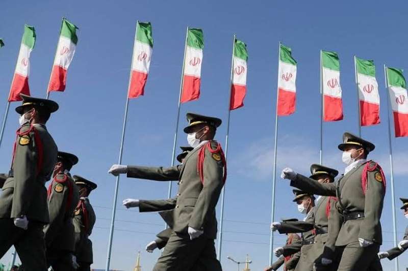 إيران ترفع حالة التأهب بالجيش.. السبب خطير