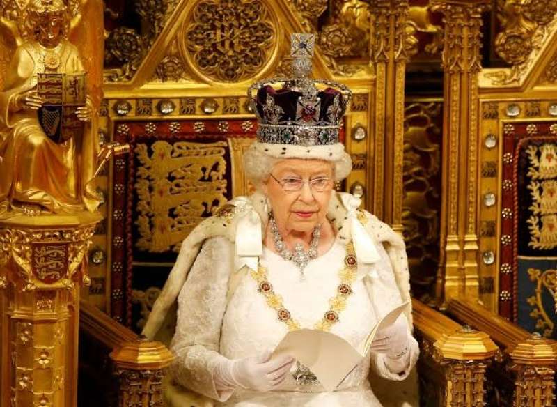 عاجل.. وفاة ملكة بريطانيا إليزابيث الثانية