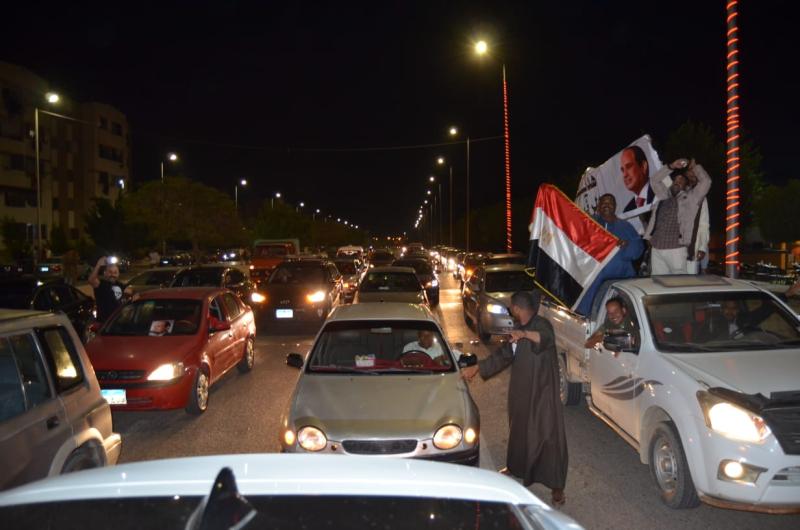 مسيرات حاشدة لدعم الرئيس عبد الفتاح السيسي بمدينة الشروق