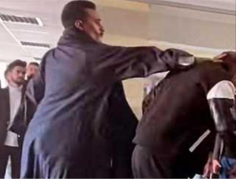هجوم حاد علي محمد رمضان بسبب مشهد ضرب كومبارس ”بالقفا”