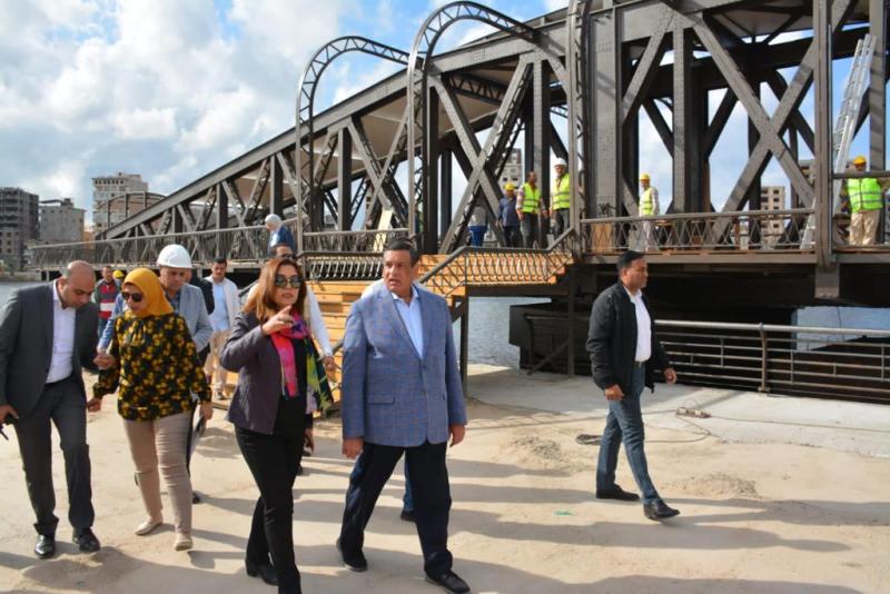 وزير التنمية المحلية ومحافظ دمياط يتابعان موقف تطوير كوبرى دمياط التاريخى ”جسر الحضارة”