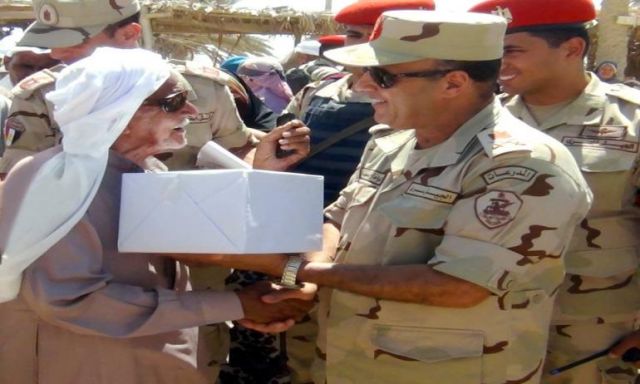 بالصور والتفاصيل..قائد الجيش الثالث الميدانى يلتقى بشيوخ قبائل وعواقل جنوب سيناء