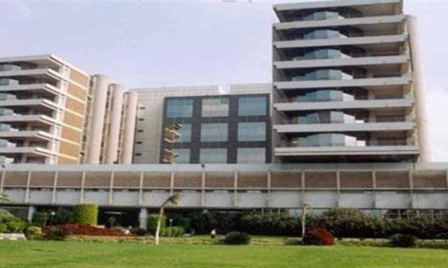 سقوط سقف معهد ناصر على مرضى الرعاية المركزة