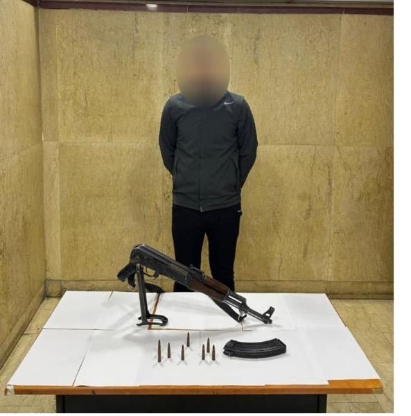 ضبط شخص وبحوزته بندقية آليه بدون ترخيص فى حلوان بالقاهرة