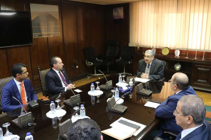 وزير الكهرباء يبحث التعاون مع القائم بأعمال سفير الولايات المتحدة الأمريكية بمصر