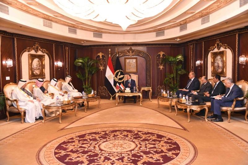 وزير الداخلية يستقبل وفداً أمنياً رفيع المستوى من قيادات وزارة الداخلية القطرية