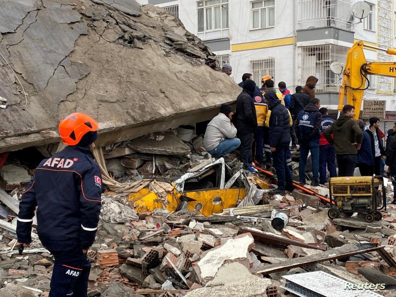 رقم صادم.. وزير الداخلية التركي يكشف حصيلة ضحايا زلزال أمس