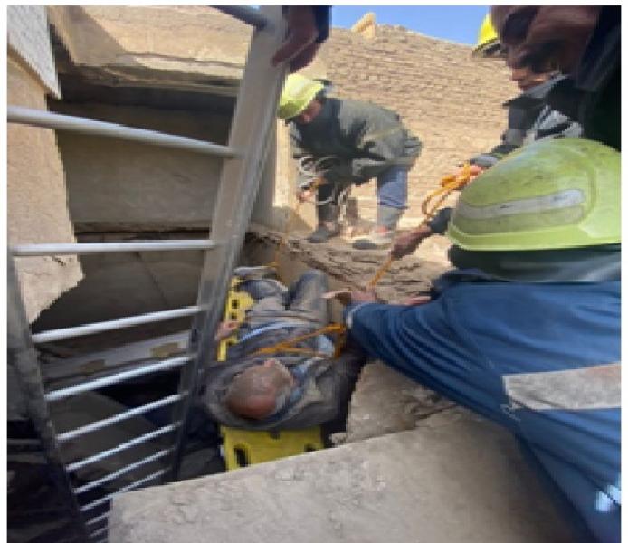 الأجهزة الأمنية بالقاهرة تنجح فى إنقاذ وإستخراج محتجزين داخل مدفن عقب إنهياره