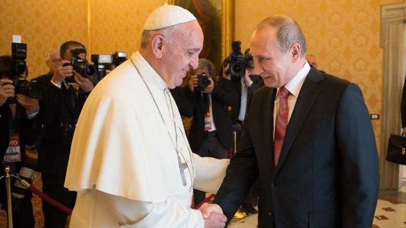 بابا الفاتيكان يكشف تفاصيل خاصة جدًا عن بوتين