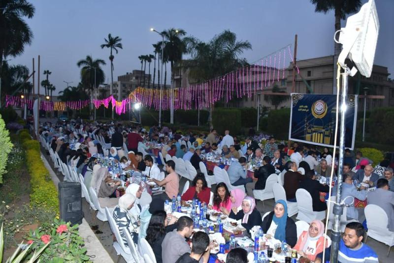 طلاب من أجل مصر ينظمون حفل إفطار جماعي لنحو 500 طالب وطالبة من مختلف كليات جامعة القاهرة