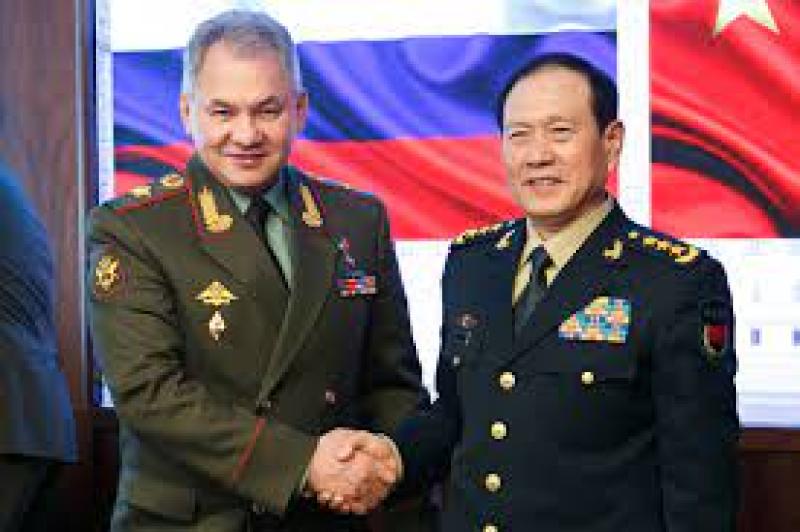 وزير الدفاع الصينى يبحث في روسيا تطورات الأوضاع الإقليمية والدولية