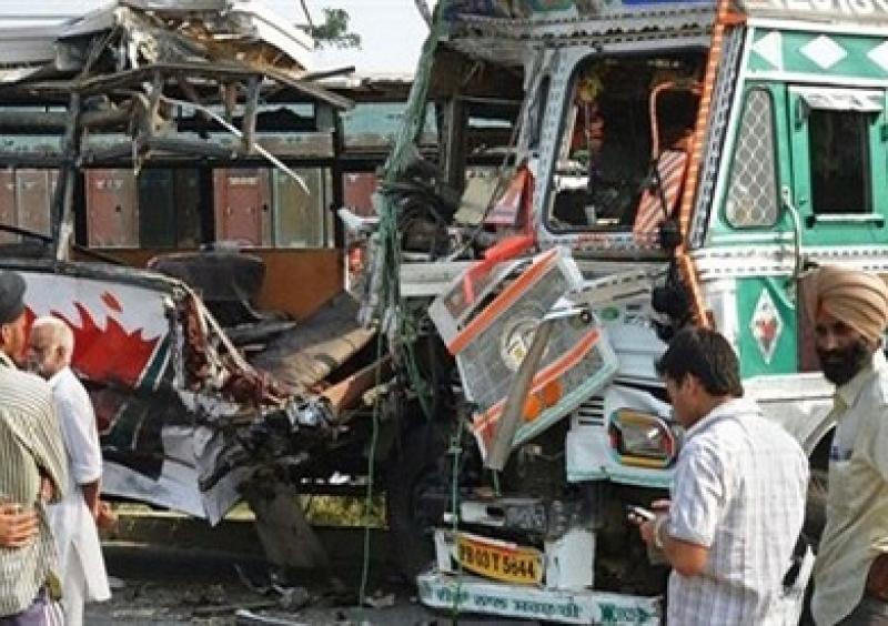 تفاصيل مقتل وإصابة 47 شخصًا جراء حادث تصادم في الهند