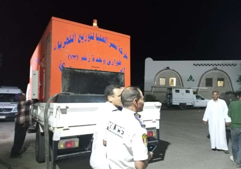 وزير الكهرباء يتابع توصيل مولدات الطوارئ لمدينة أبو سمبل