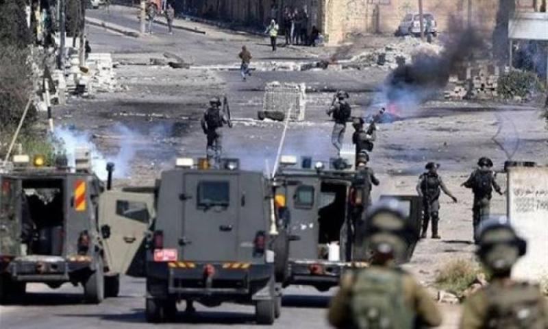 مواجهات عنيفة بين الفلسطينيين والاحتلال الإسرائيلي شمال رام الله
