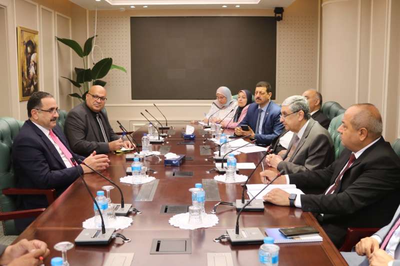 تفاصيل لقاء وزير الكهرباء مع رئيس سلطة الطاقة بفلسطين لتعزيز التعاون المشترك