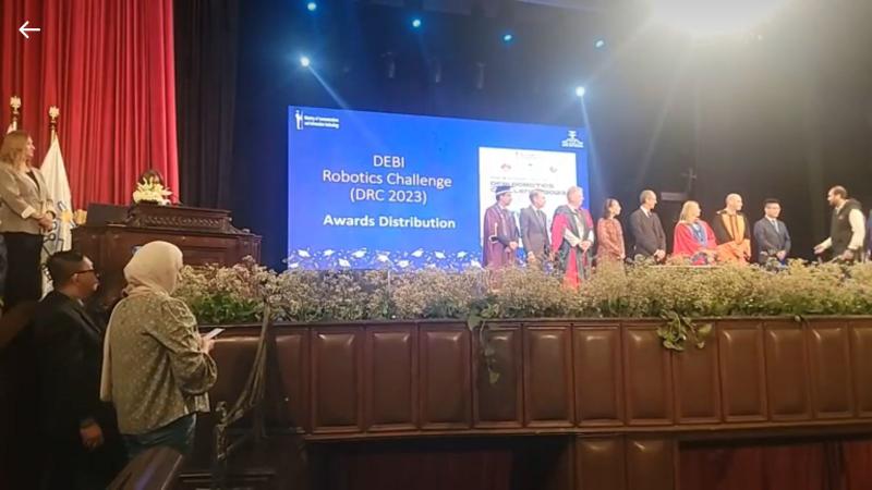 بحضور وزير الاتصالات.. جامعة مصر للمعلوماتية تحتفل بالفائزين في مسابقة DEBI للروبوتات