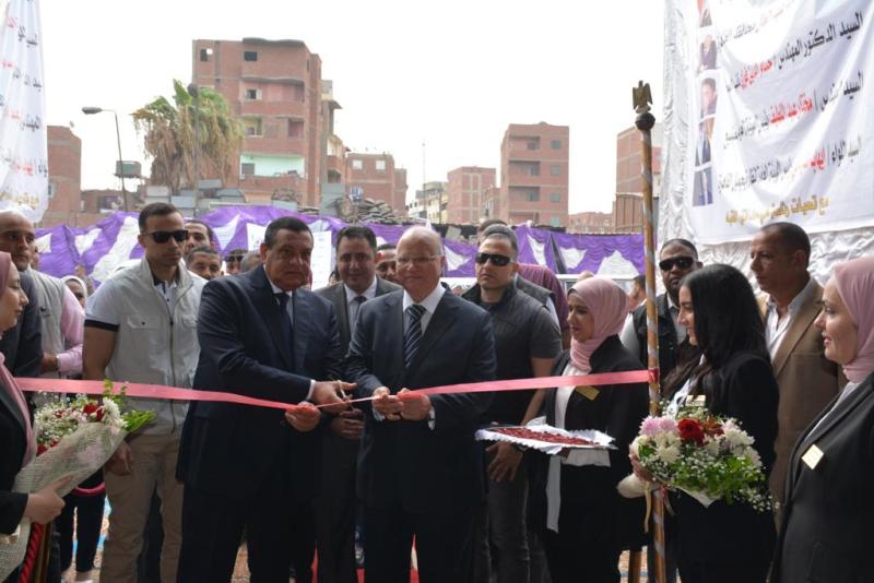 وزير التنمية المحلية ومحافظ القاهرة يفتتحان المحطة الوسيطة الثابتة بشارع (بورسعيد- غمرة)