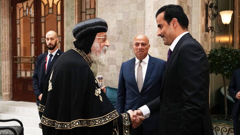 الصدفة جمعتهما.. تفاصيل لقاء قداسة البابا مع أمير قطر في بودابست