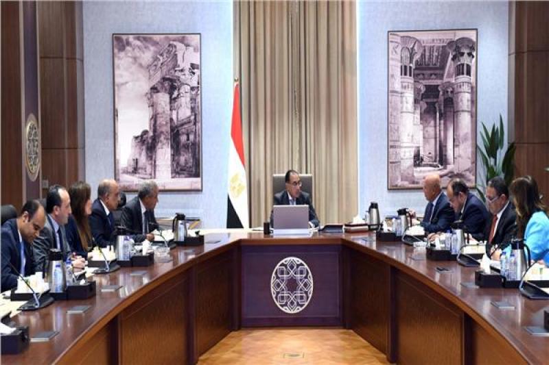 مدبولي يُتابع إجراءات دعم الصناعة المصرية وزيادة الصادرات