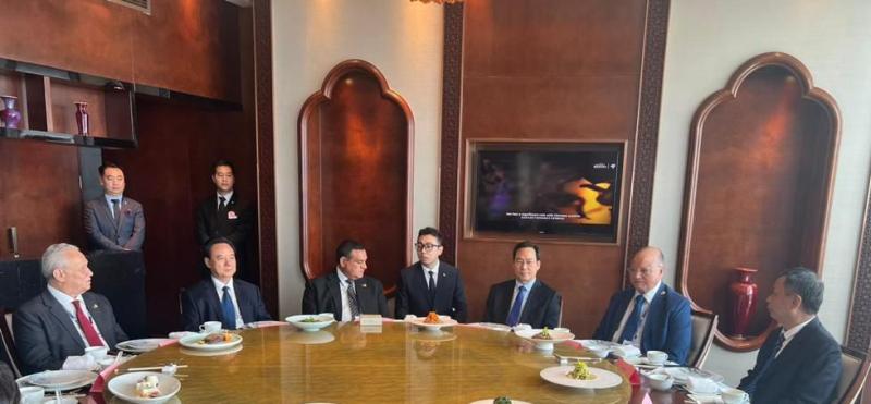 وزير التنمية المحلية يدعو الشركات والمستثمرين الصينيين للاستفادة من الفرص الاستثمارية التى يتمتع بها السوق المصرية