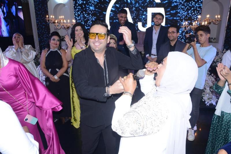 أحمد زكريا يشعل حفل زفاف  نجلة مصممة الأزياء چينا سلطان بحضور نجوم الفن