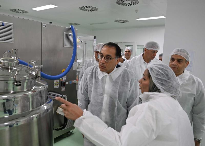 رئيس الوزراء يعلن تفاصيل خطة مصر لتوطين الصناعات الدوائية الحديثة