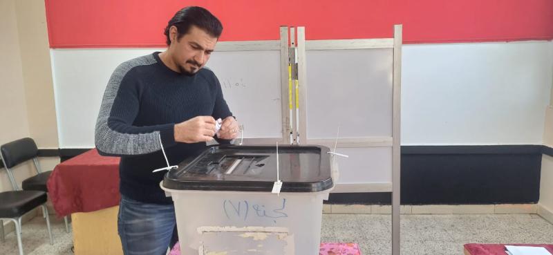 ياسر جلال يدلى بصوته فى إنتخابات الرئاسة