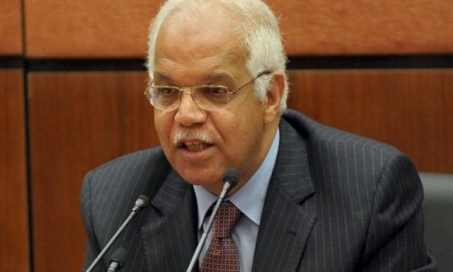 محافظ القاهرة يطالب بتكثيف حملات النظافة في ”عين الصيرة”