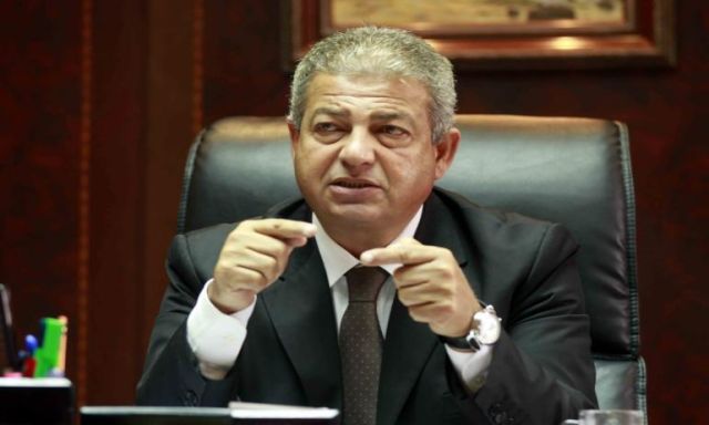 وزير الشباب والرياضة يُدلي بصوته فى الانتخابات البرلمانية