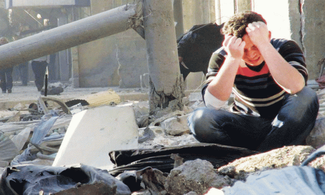المرصد السوري : مقتل وإصابة 36 شخصا في قصف بريف دمشق