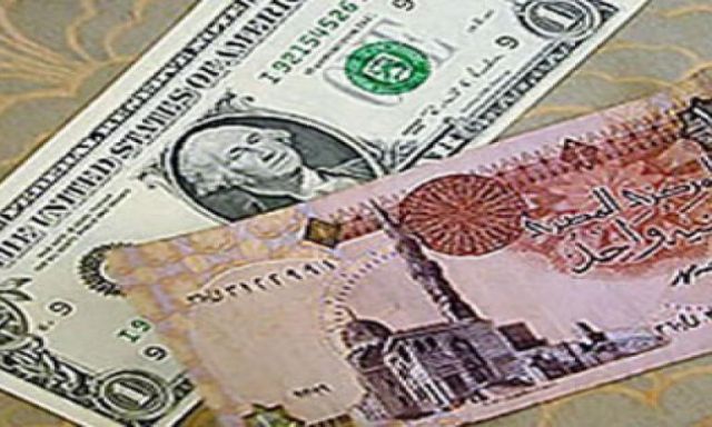 ”طارق عامر” يوجه ضربة موجعة لتجار الدولار فى السوق السوداء