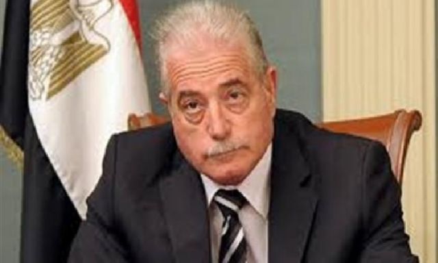محافظ جنوب سيناء يطالب ”رئيس الوزراء” بتأسيس شركة طيران لمواجهة الاحتكار