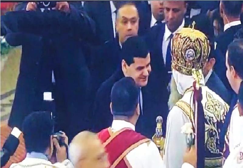 بالصور .. اللواء راضى عبد المعطى يقدم التهنئة لقداسة البابا تواضروس الثانى