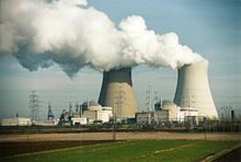 حقيقة تهديد فرنسا للعالم بـ8 محطات نووية