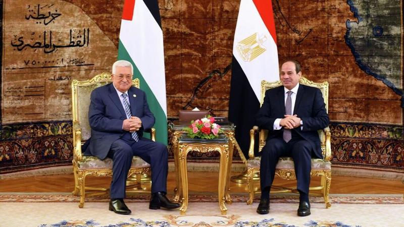 محمود عباس يطلع الرئيس السيسي على آخر التطورات في غزة