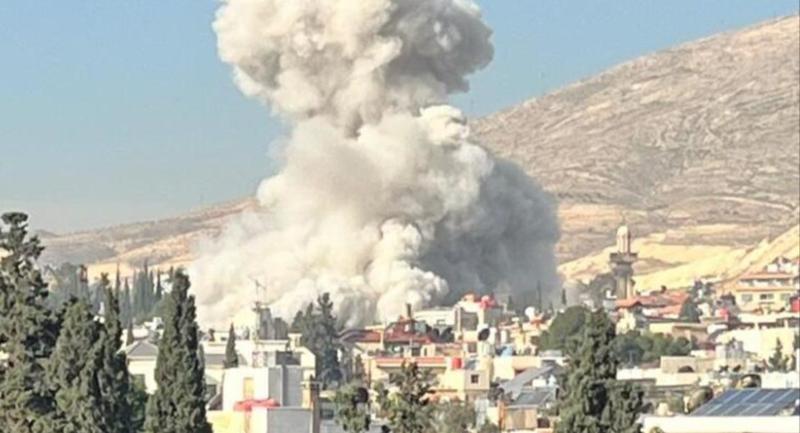 قصف إسرائیلی على حی المزة بسوریا