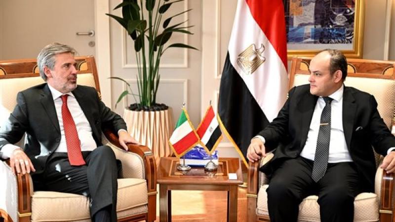 وزير التجارة والصناعة يبحث تعزيز الاستثمارات بين القاهرة وروما