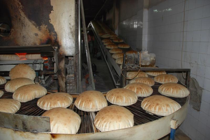 «تجارية القاهرة» تشكل لجنة خماسية لتحسين منظومة الخبز