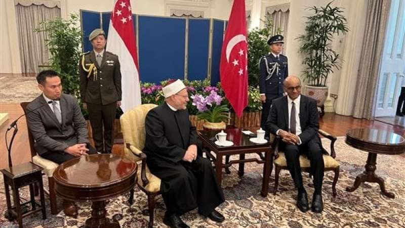 لقاء تاريخي.. المفتي ورئيس سنغافورة يبحثان أهم قضايا الشؤون الإسلامية والعربية