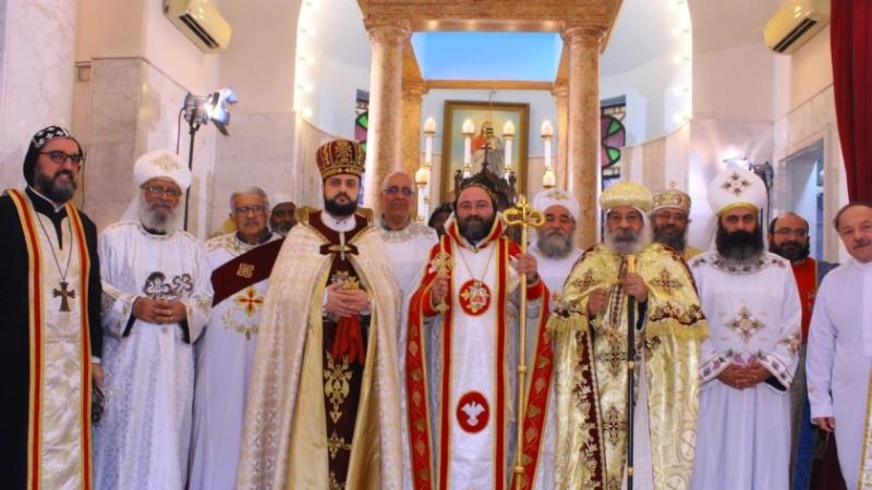 بالصور.. قداس العائلة الأرثوذكسية الشرقية المشترك بالكنيسة السريانية